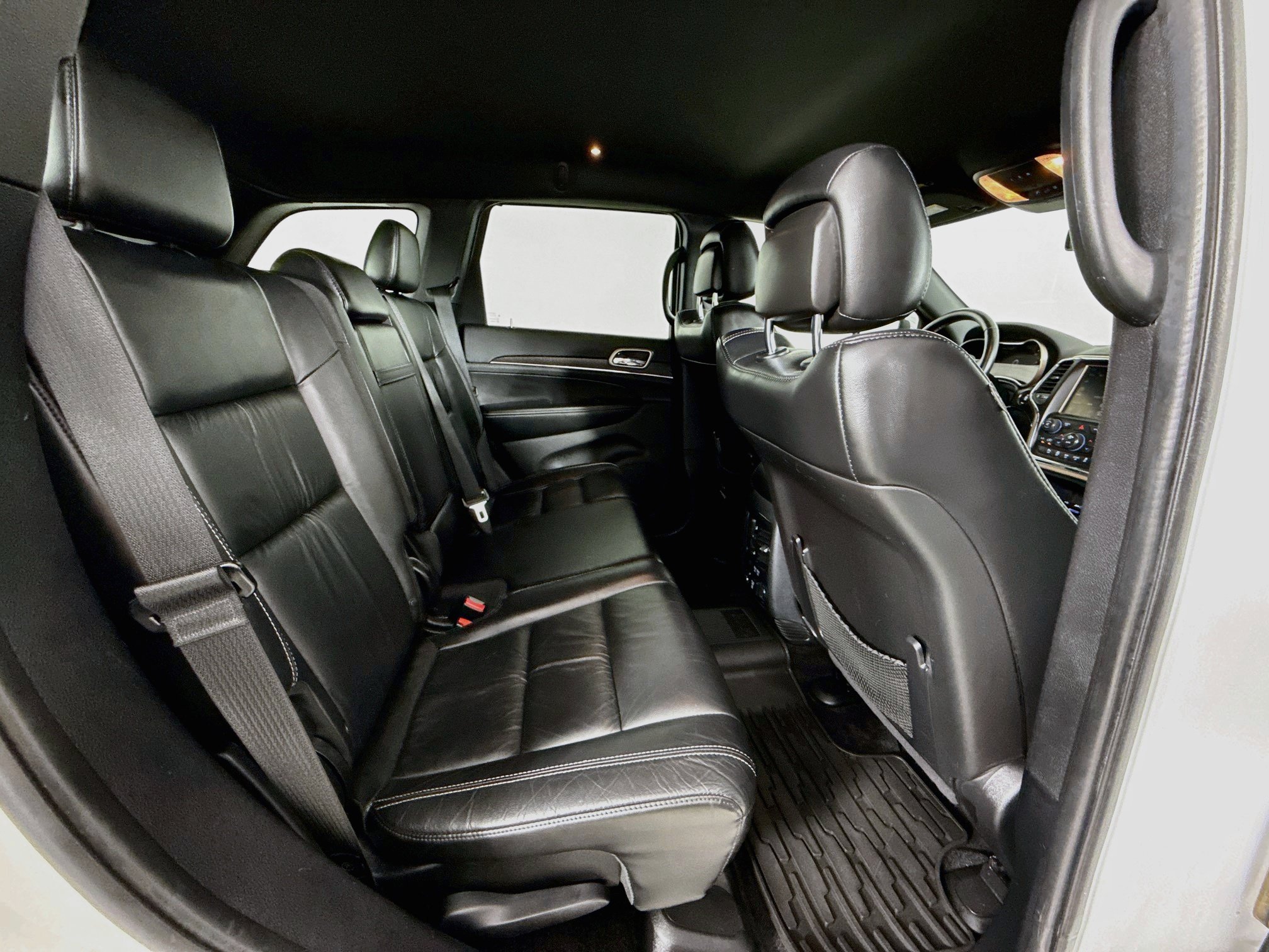 Used 2016 Jeep Grand Cherokee Limited AWD/4WD image 29