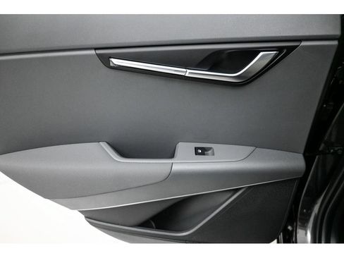 New 2026 Kia Niro FWD image 11