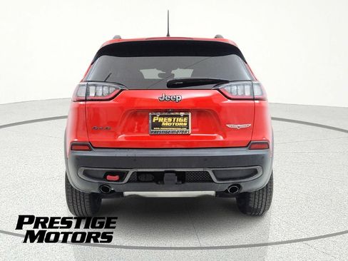 Used 2019 Jeep Cherokee Trailhawk w/ Cold Weather Group AWD/4WD image 7