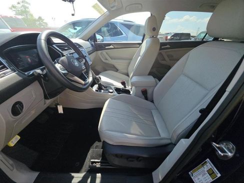 Used 2022 Volkswagen Tiguan SE AWD/4WD image 3