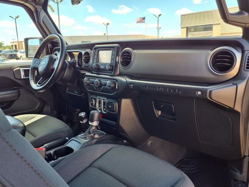 Used 2020 Jeep Wrangler Sport AWD/4WD image 8