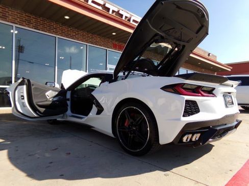 Used 2021 Chevrolet Corvette Stingray Preferred Cpe w/ Z51 Performance Package image 13