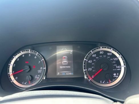 Used 2022 Toyota Highlander L FWD image 23