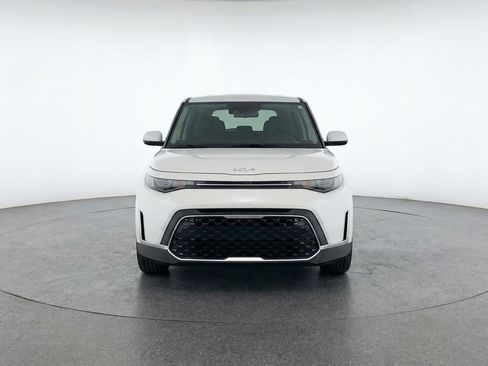 Used 2025 Kia Soul LX w/ LX Technology Package image 2