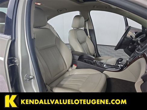 Used 2016 Buick Regal image 20
