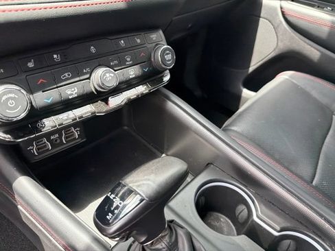 Used 2024 Dodge Durango GT RWD image 18