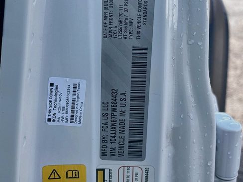 Certified 2023 Jeep Wrangler Unlimited AWD/4WD image 33