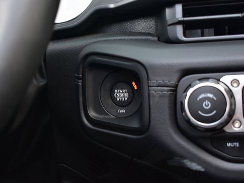 Used 2024 Jeep Wrangler High Altitude image 42