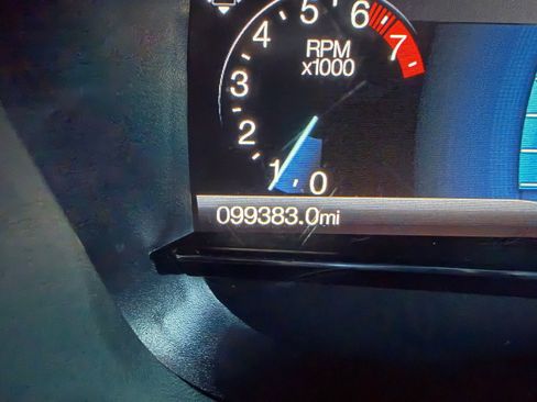 Used 2018 Ford Explorer XLT w/ Equipment Group 202A image 13