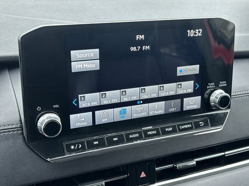 Used 2024 Mitsubishi Outlander SE Black Edition image 18