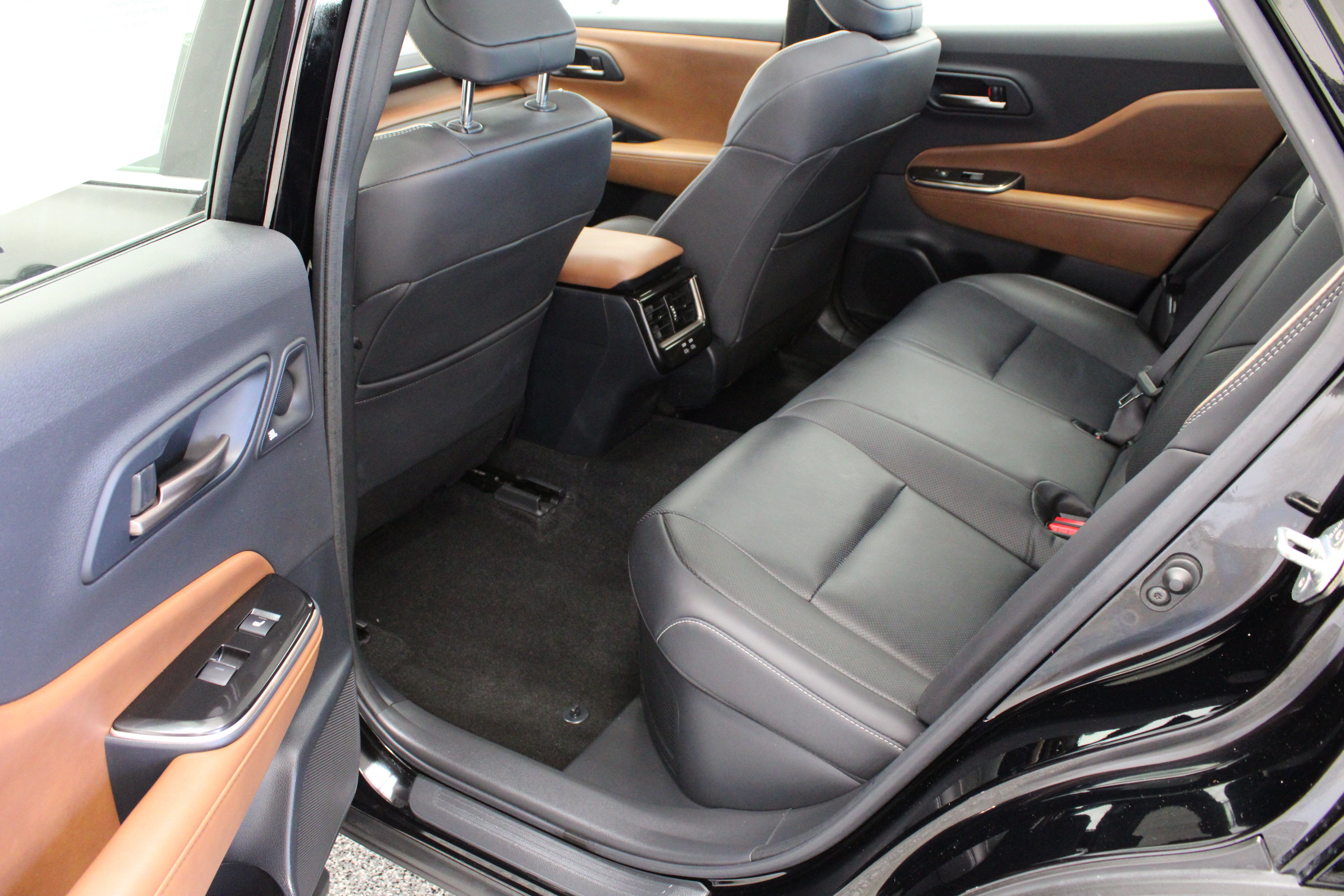 Used 2025 Toyota Crown w/ Advanced Technology Package AWD/4WD image 28