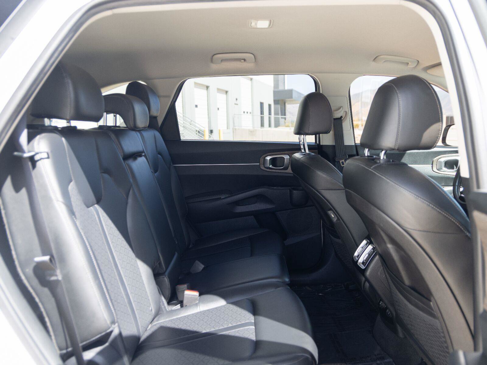 Used 2022 Kia Sorento S AWD/4WD image 30