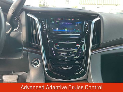 Used 2019 Cadillac Escalade ESV Premium Luxury RWD image 16