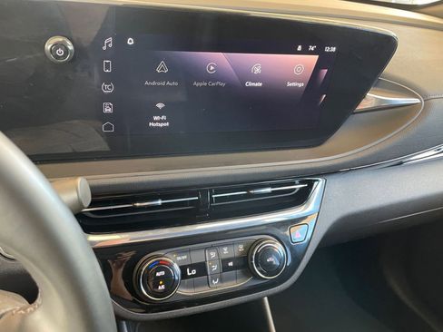 Used 2025 Buick Envista Sport Touring image 17