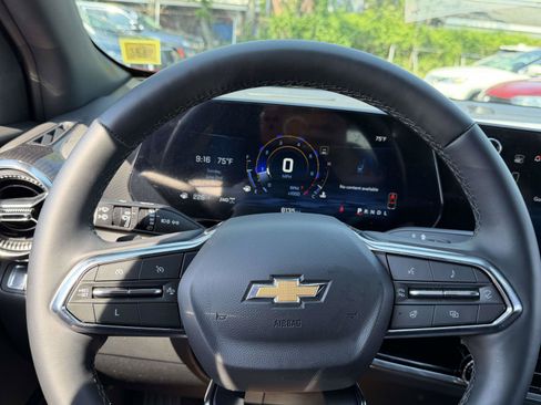 Certified 2025 Chevrolet Traverse LT w/ Driver Confidence Package FWD image 29