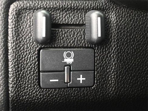 Used 2021 Chevrolet Colorado ZR2 image 33