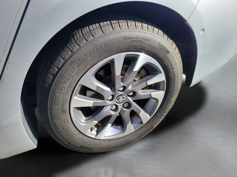 Used 2020 Toyota Prius Limited w/ Premium Convenience Package FWD image 23