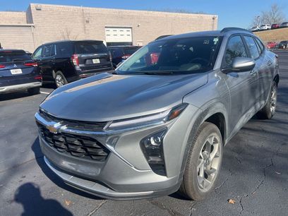 Used 2025 Chevrolet Trax LT w/ LT Convenience Package