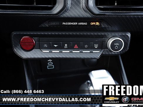 Used 2025 Ford Mustang Coupe RWD image 13