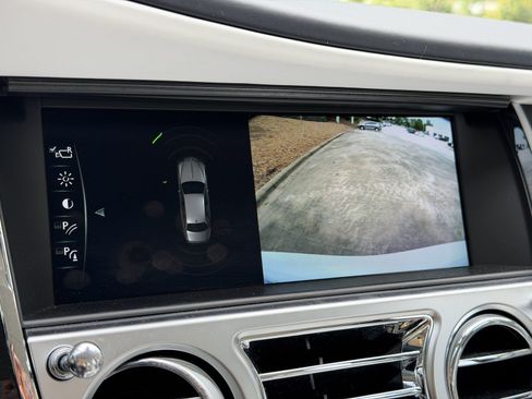 Used 2018 Rolls-Royce Ghost RWD image 21