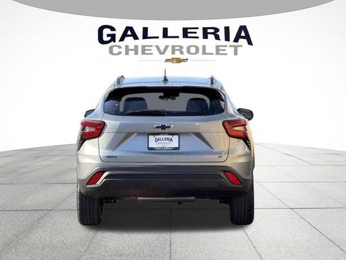 New 2026 Chevrolet Trax LT w/ Driver Confidence Package FWD image 6