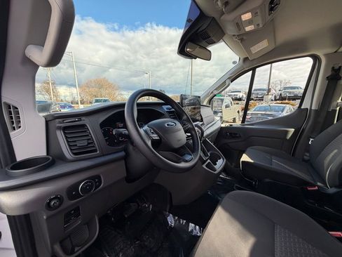Used 2023 Ford Transit 350 XLT image 9