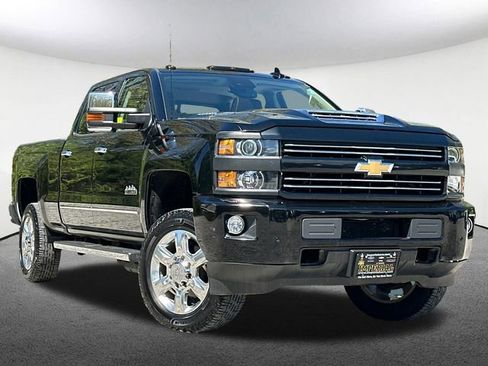Used 2017 Chevrolet Silverado 2500 High Country AWD/4WD image 2