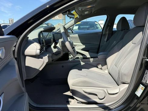 Certified 2023 Hyundai Elantra SEL w/ Convenience Package FWD image 7