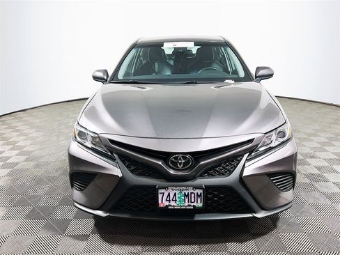 Certified 2020 Toyota Camry SE w/ Carpet Mat Package image 3