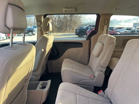 Used 2014 Dodge Grand Caravan SXT w/ UConnect Hands-Free Group image 10