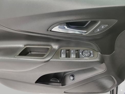 Used 2024 Chevrolet Equinox LT image 25