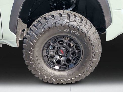 Used 2025 Toyota Tundra SR5 AWD/4WD image 9