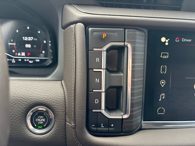 Used 2023 GMC Yukon XL Denali w/ Denali Reserve Package AWD/4WD image 18