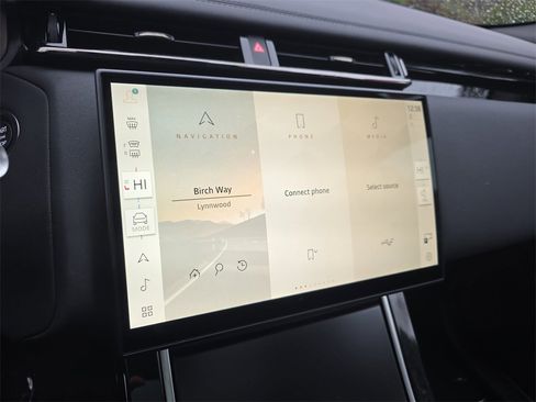 New 2026 Land Rover Range Rover Velar Dynamic SE image 22