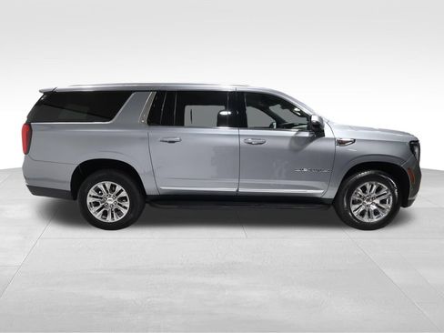 Used 2025 GMC Yukon XL Denali AWD/4WD image 5