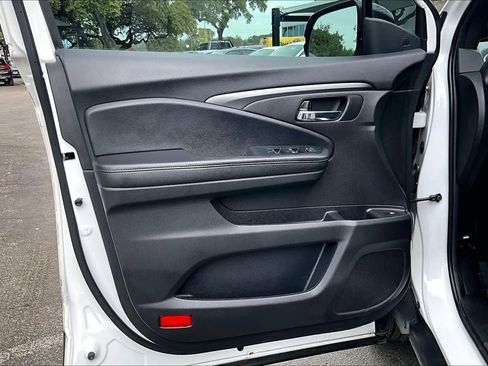 Used 2022 Honda Pilot Sport image 21