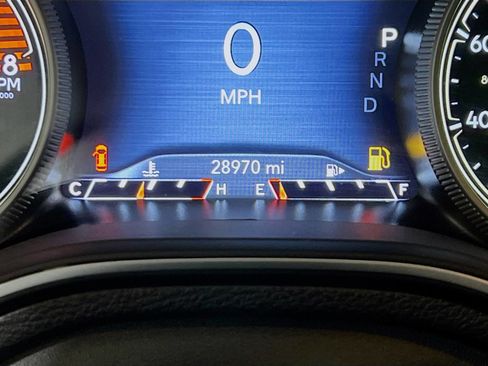 Used 2022 Jeep Cherokee Limited image 8