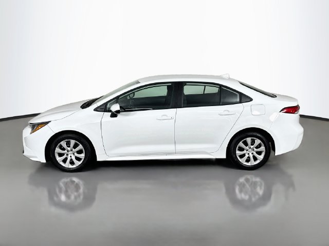 Used 2025 Toyota Corolla LE FWD image 11