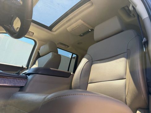 Used 2017 Chevrolet Suburban Premier AWD/4WD image 13