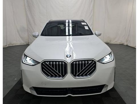 Used 2025 BMW X3 xDrive30i AWD/4WD image 2