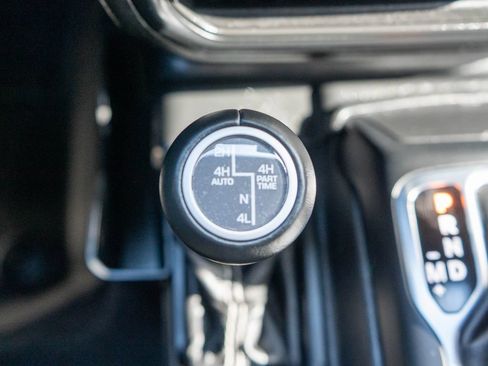 Used 2021 Jeep Wrangler Unlimited Sahara AWD/4WD image 25
