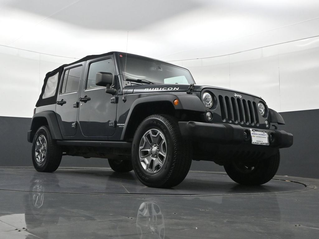 Used 2017 Jeep Wrangler Unlimited Rubicon w/ Dual Top Group AWD/4WD image 36