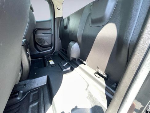 Used 2022 Chevrolet Colorado LT w/ Fleet Safety Package RWD image 16