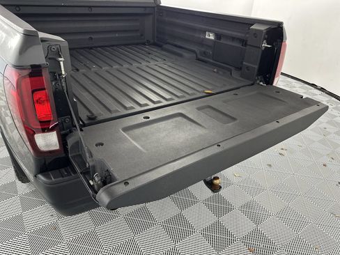 Used 2025 Honda Ridgeline Sport image 25