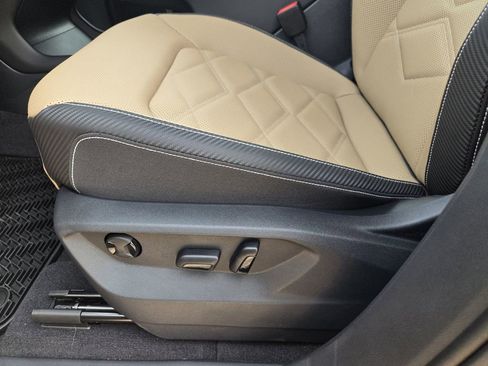 New 2026 Volkswagen Atlas Cross Sport SE image 19