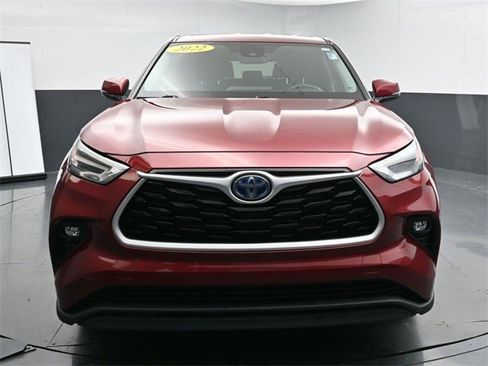 Used 2022 Toyota Highlander LE image 5