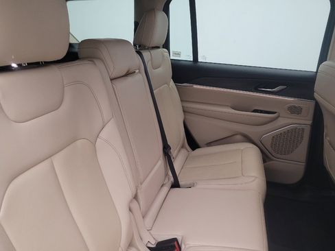 Used 2021 Jeep Grand Cherokee L Limited AWD/4WD image 19