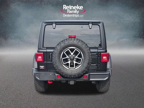 Used 2024 Jeep Wrangler Unlimited Rubicon w/ Convenience Group AWD/4WD image 6