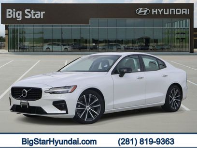 Used 2022 Volvo S60 B5 Momentum