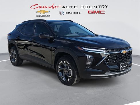 New 2026 Chevrolet Trax LT w/ Driver Confidence Package image 3